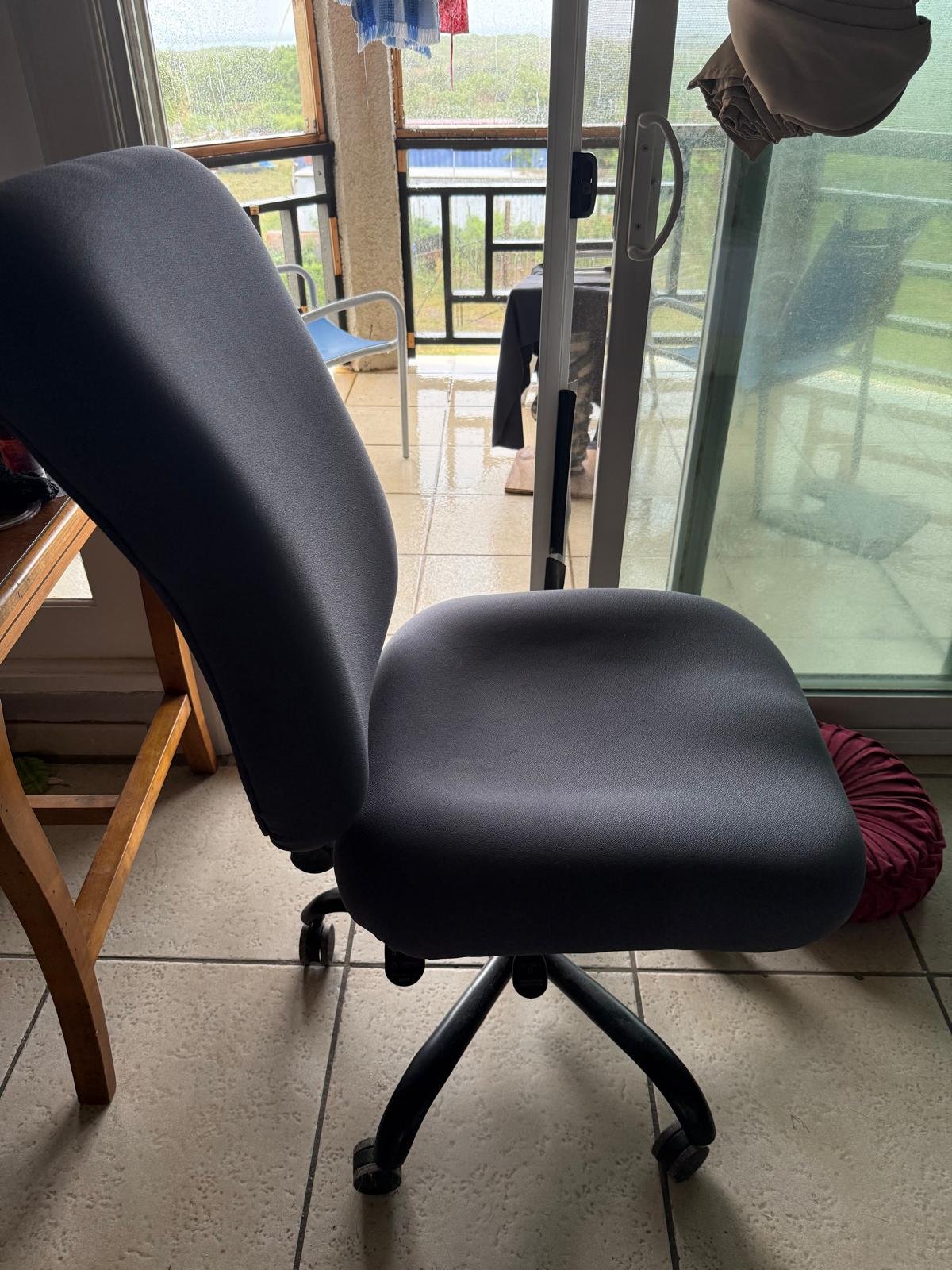 Office chair (black/gray fabric) photo